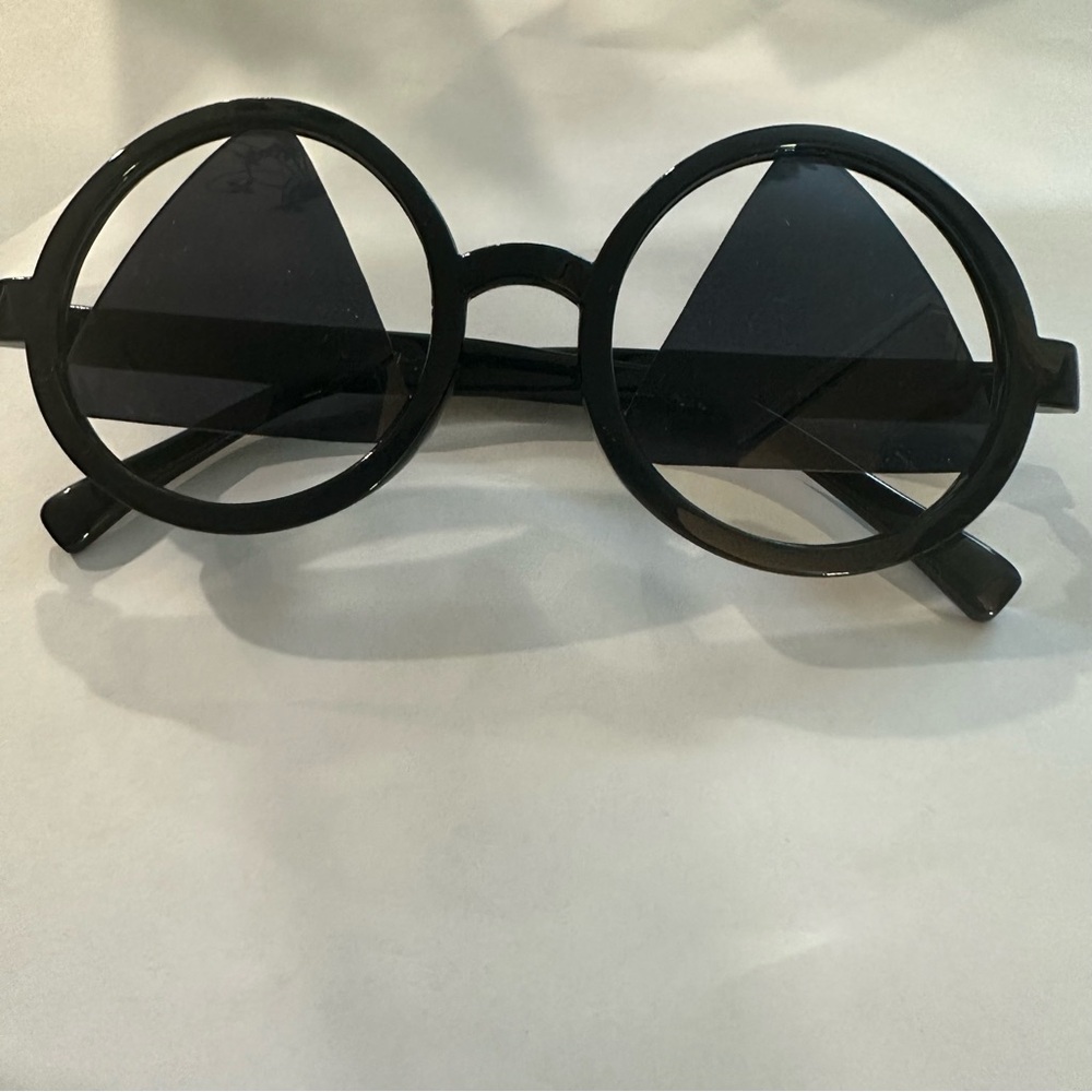 THE WELL Round Black Sunglasses “See No Evil”
